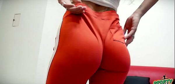  Amazing Sexy Round PAWG in Joggins Working out